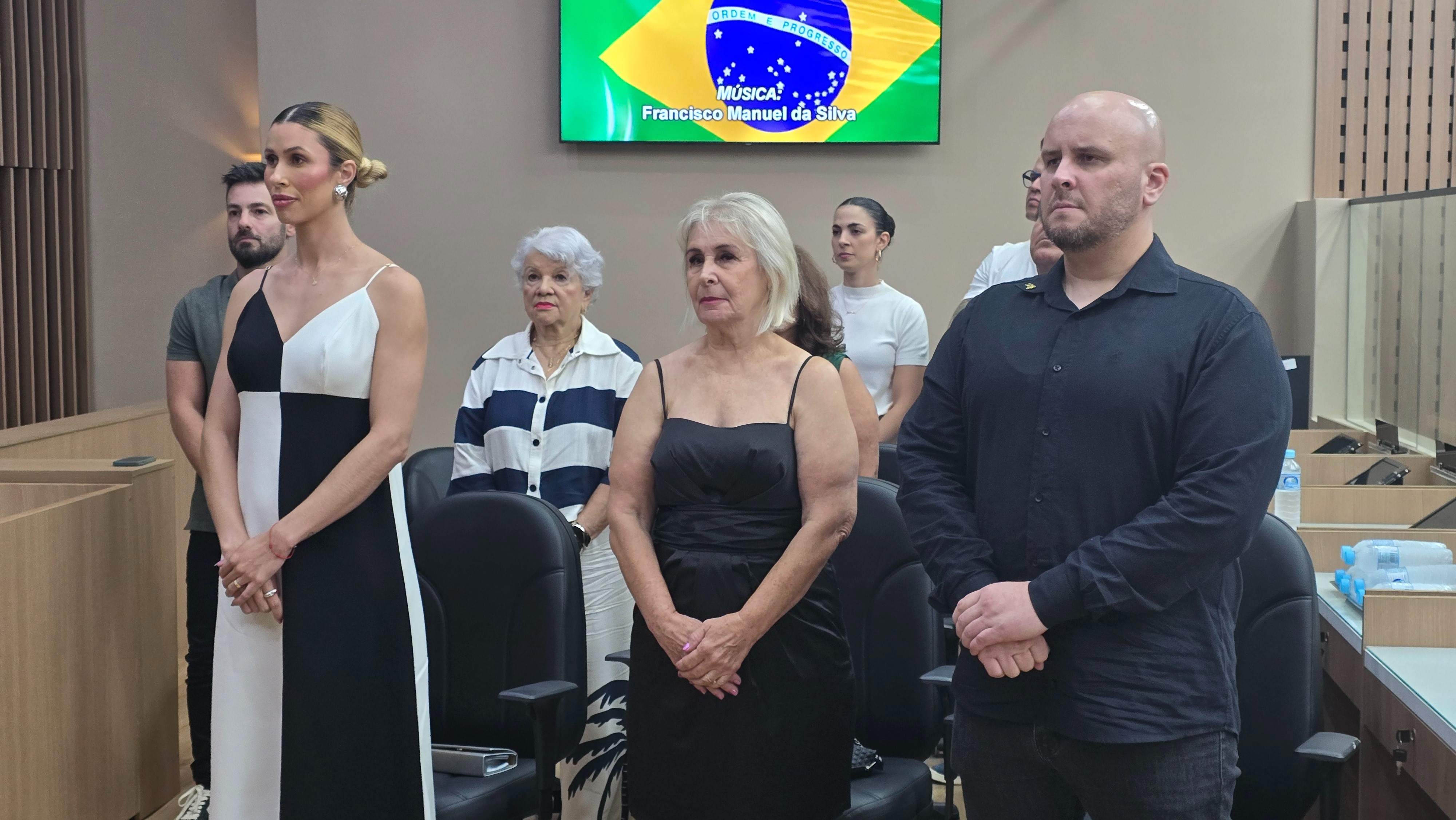 Visualize fotos 07/04/2026 Entrega de Título de Cidadão ao Sr. Paulo Vinicius Colodete