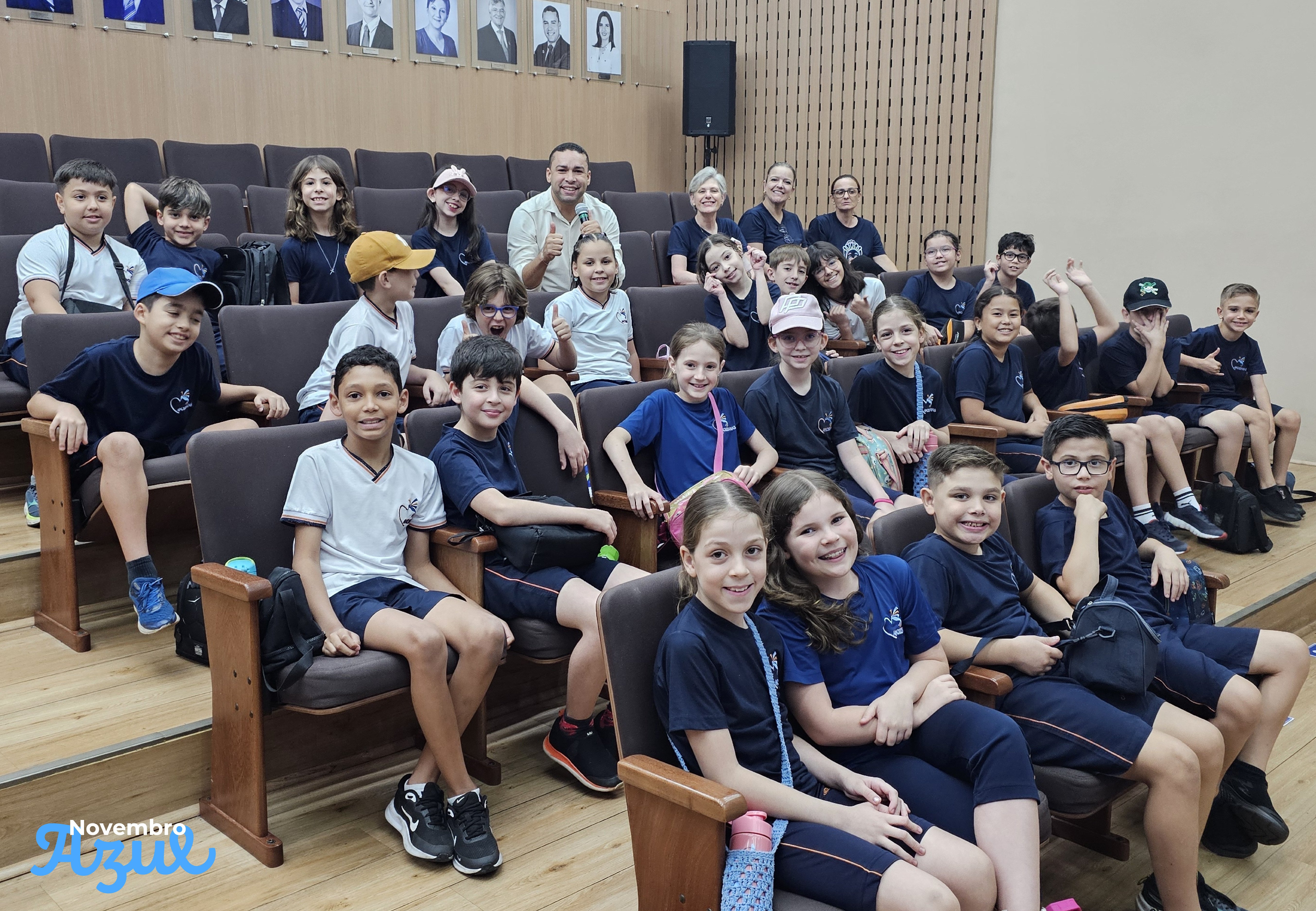 Alunos do Colégio Canossianas visitam a Câmara